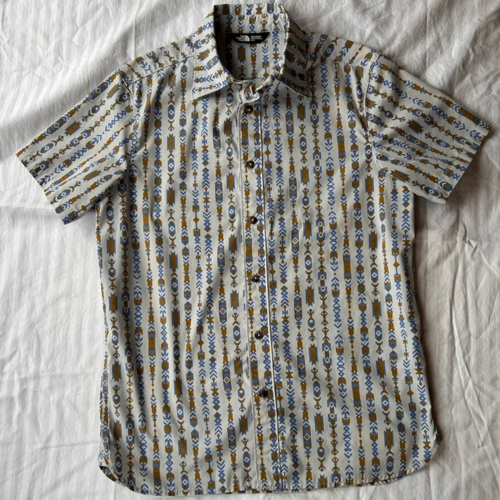 The North Face Aztec Print Buttondown Size Medium